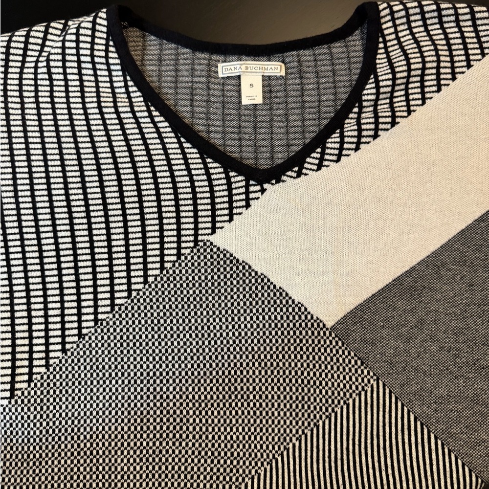 Dana Buchman Black and White Crew Neck Sweater